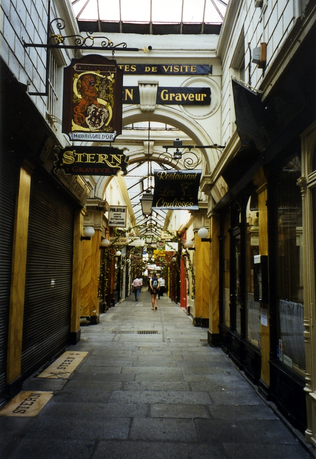 Erst am Abend wird es hier voll. Die Passage du Caíre mit ihren Kneipen und Restaurants